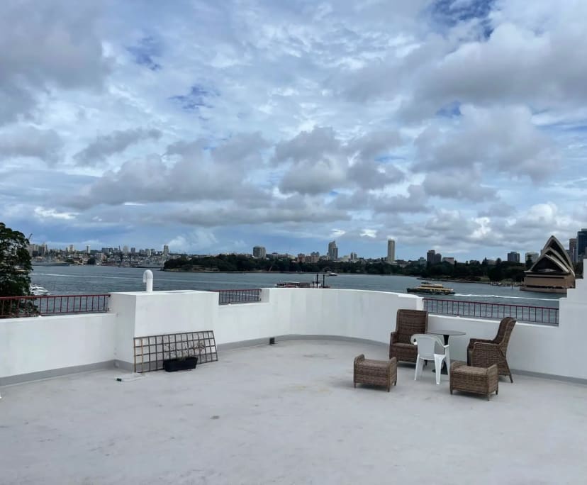 Furnished room in a flatshare