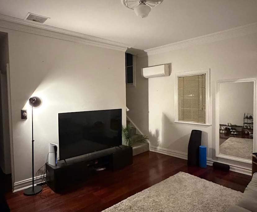 Room in a share house