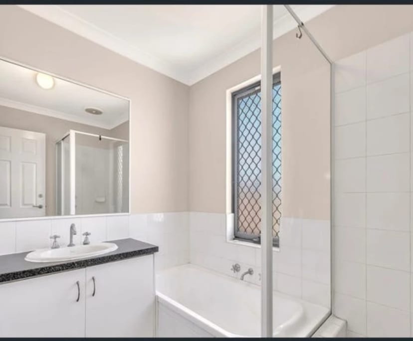 $1,000, Whole-property, 3 bathrooms, Bentley WA 6102