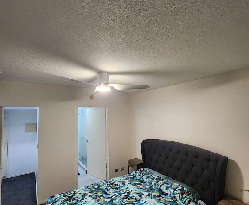 Furnished room with ensuite in a flatshare