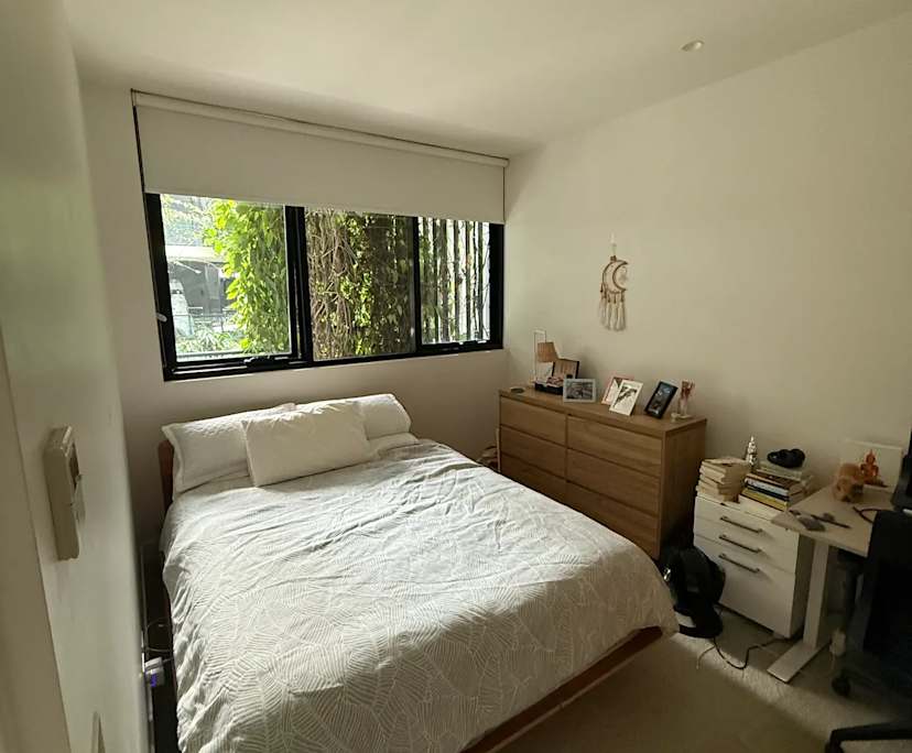 Unfurnished room with ensuite in a flatshare