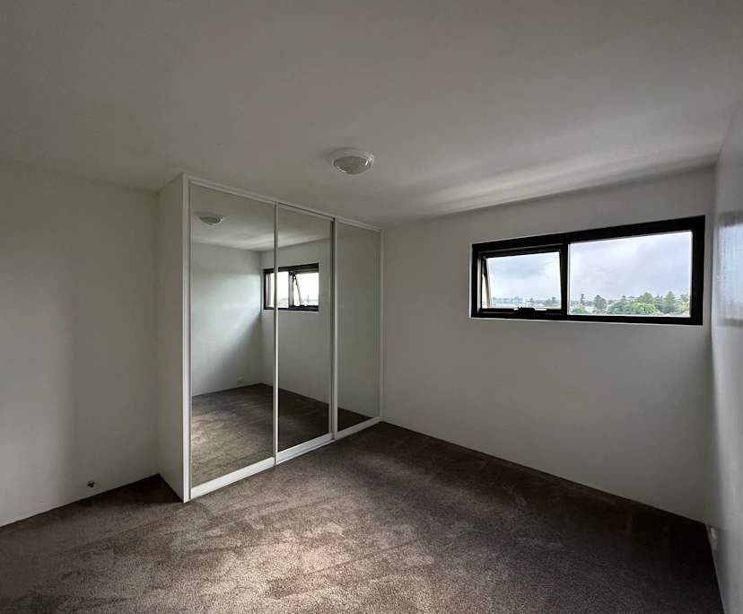 Unfurnished room in a flatshare