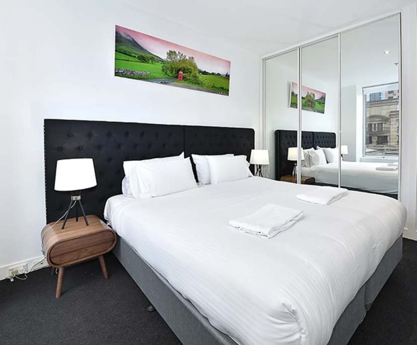 $785, 1-bed, 1 bathroom, Melbourne VIC 3000