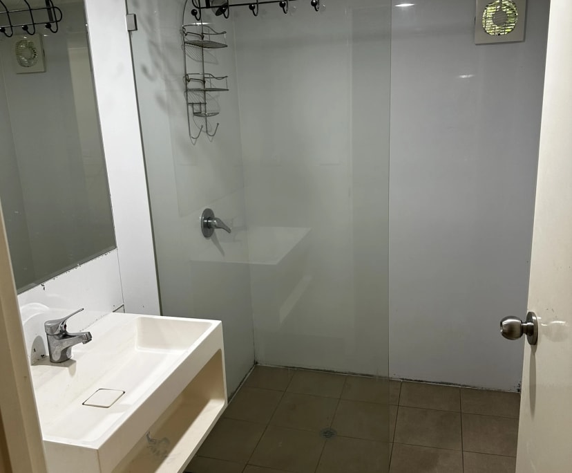 $230, Share-house, 5 bathrooms, Bungalow QLD 4870