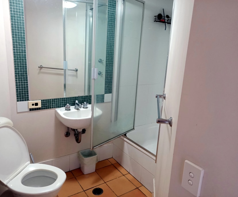 $350, Flatshare, 2 bathrooms, New Farm QLD 4005