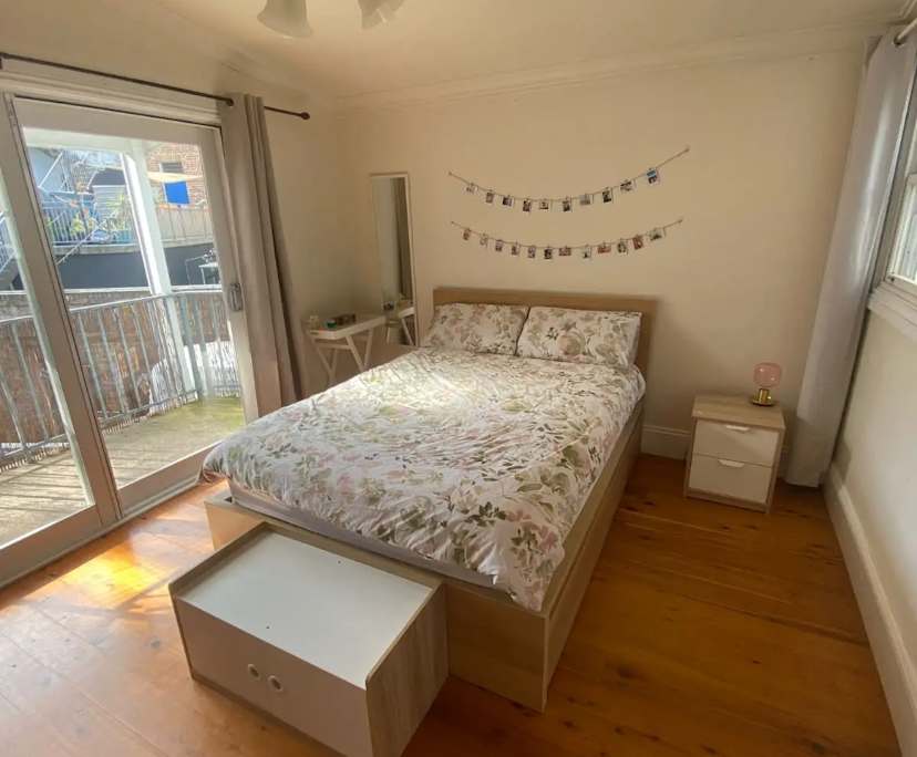 Furnished room in a share house