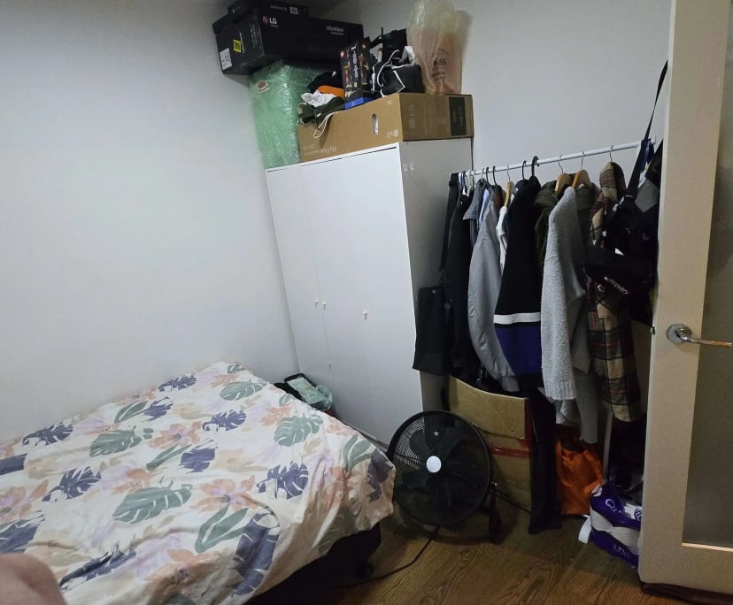 Furnished room in a flatshare