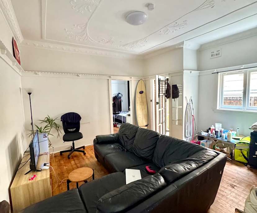 Furnished room in a flatshare