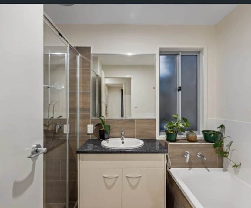 Unfurnished room in a share house