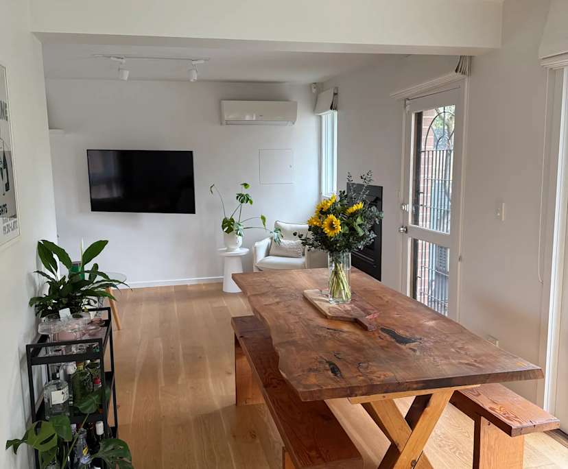 Furnished room in a share house