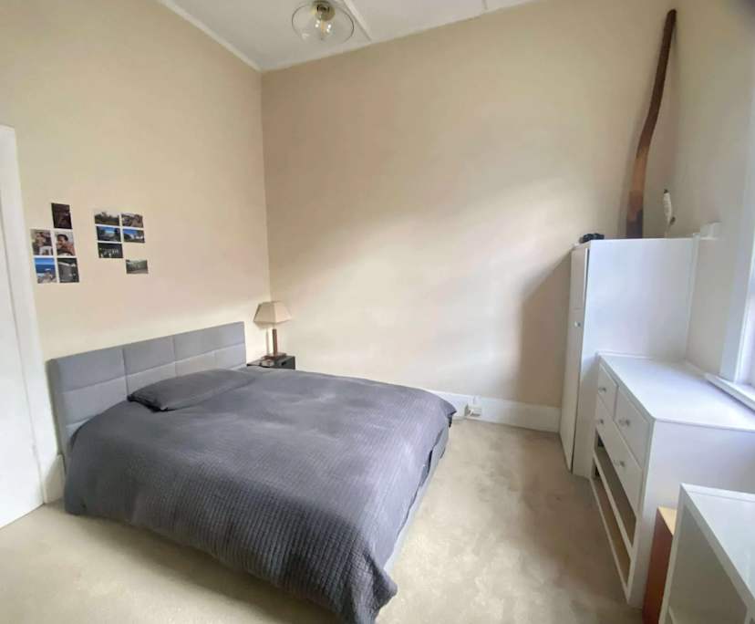 Room in a share house