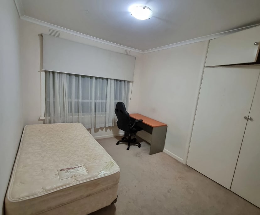 Room in a share house