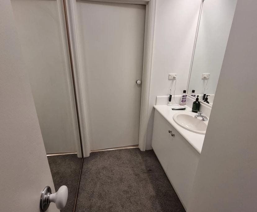 Furnished room with ensuite in a flatshare