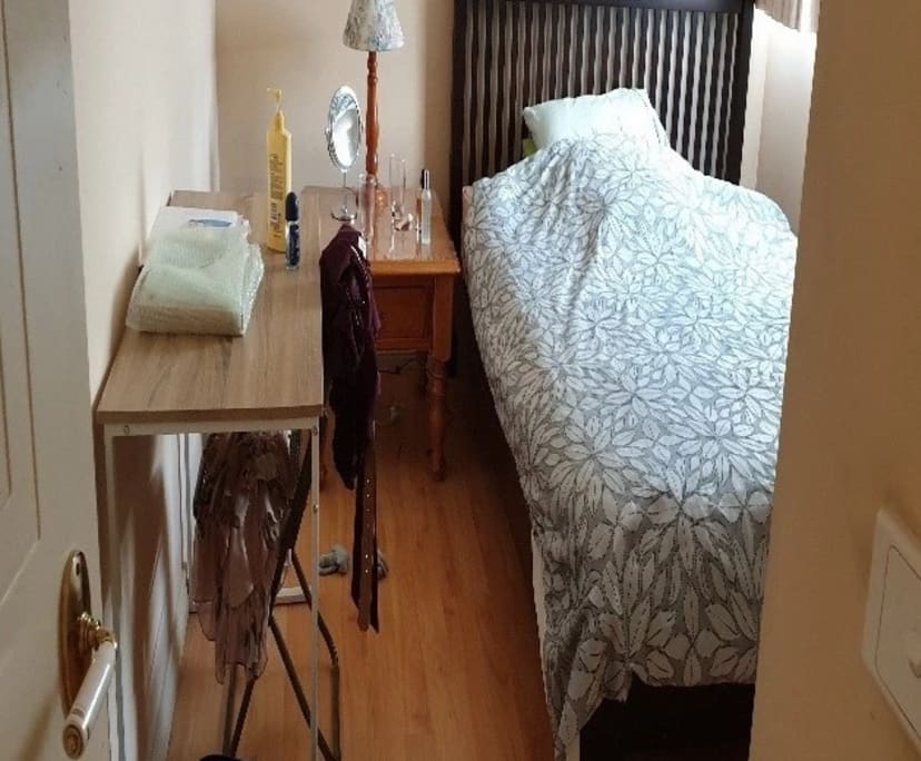 $320-550, Student-accommodation, 3 rooms, Airport West VIC 3042, Airport West VIC 3042