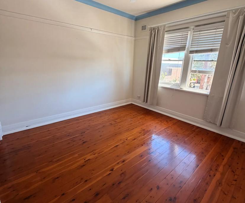 Unfurnished room in a flatshare