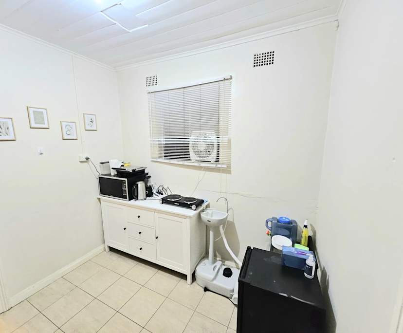 $700, 1-bed, 1 bathroom, Hurlstone Park NSW 2193