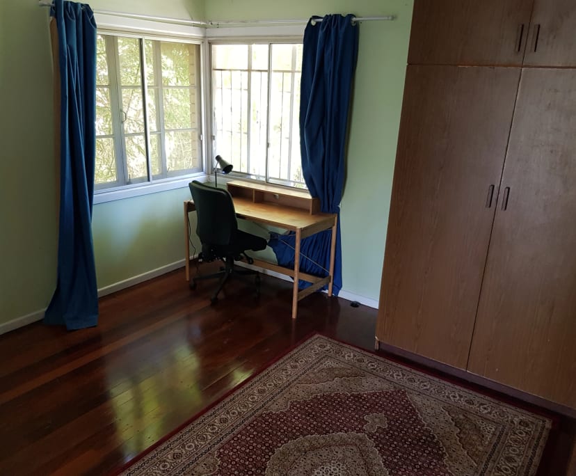 Room in a share house