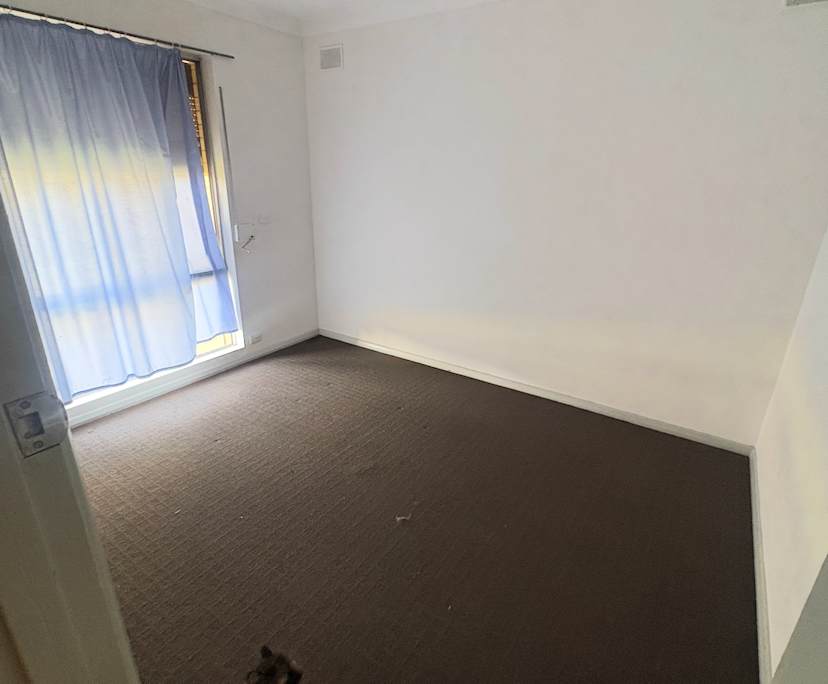Unfurnished room in a share house