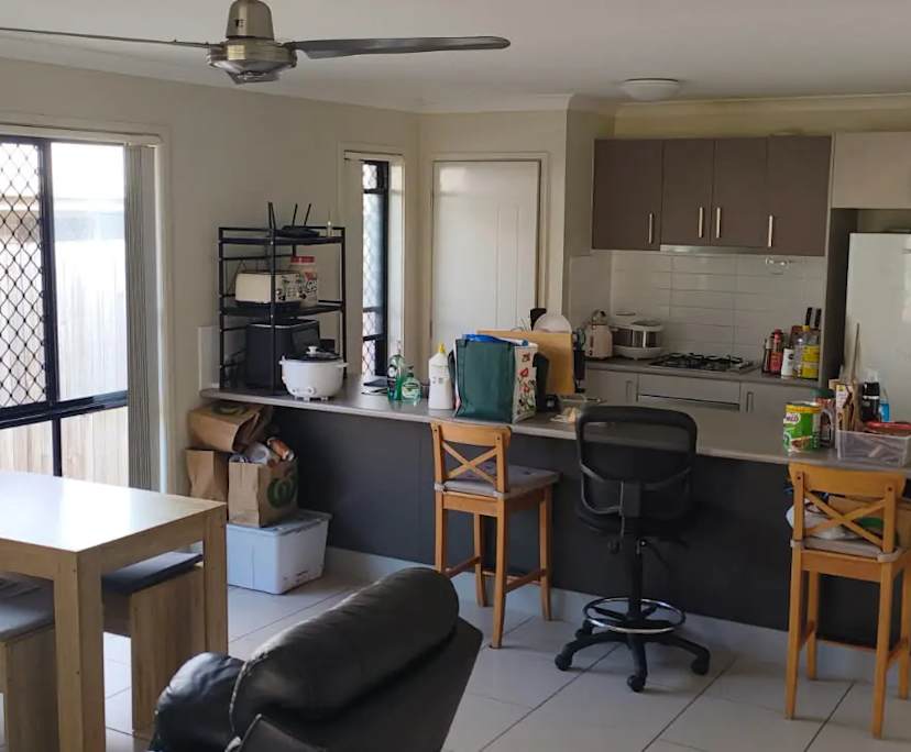 Room in a share house