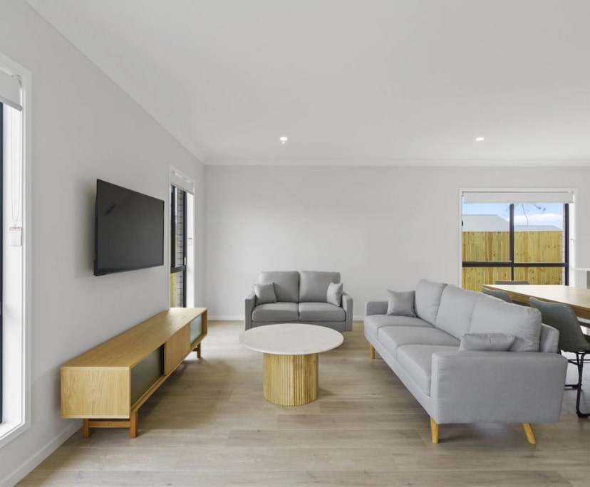 2 Rooms for Rent in Ripley, QLD 300, Furnished, E...