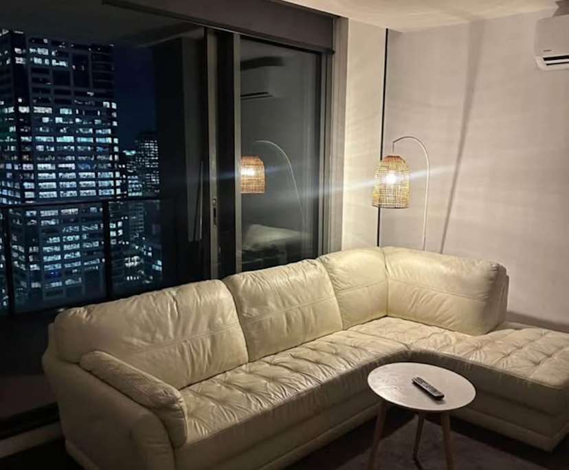 Furnished room in a flatshare