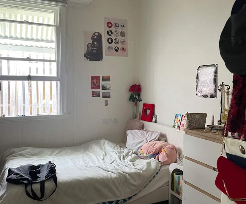 Room in a share house