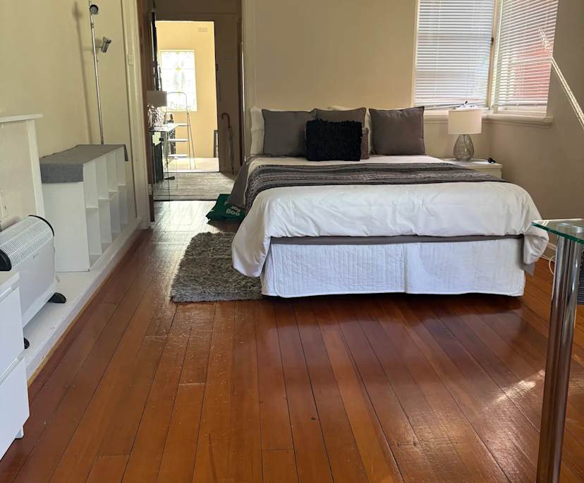 Furnished room studio flat for rent