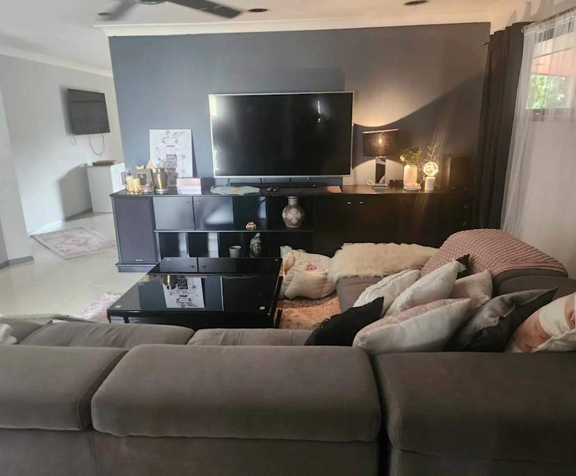 Whole property with 4 rooms for rent