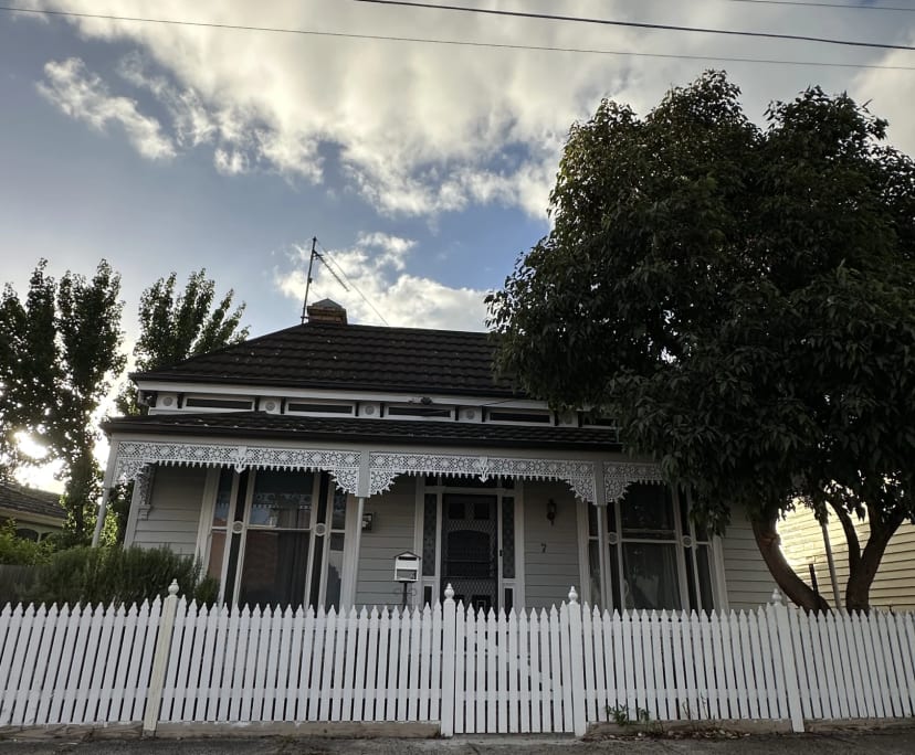 Room in a share house