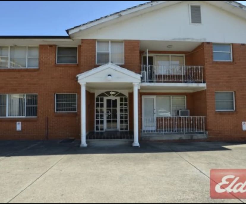 Furnished room in a flatshare