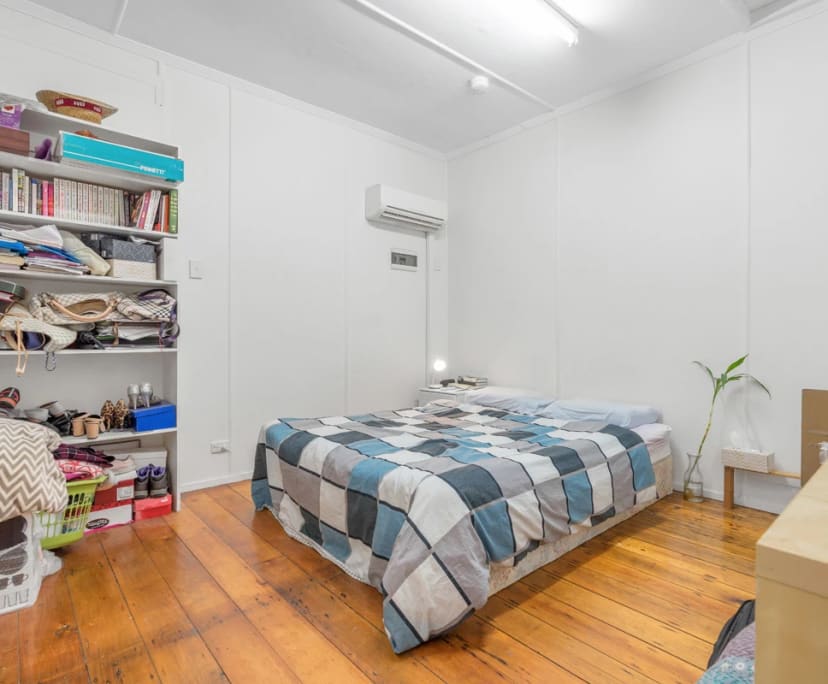 $330, 1-bed, 1 bathroom, Dutton Park QLD 4102