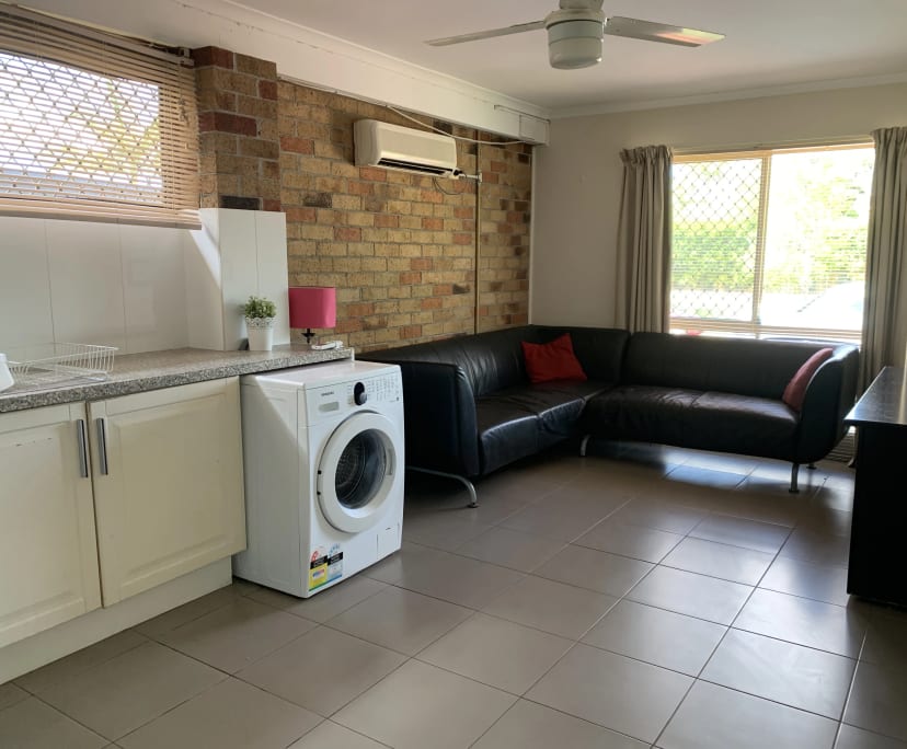 Granny Flat for Rent in Southport, Gold Coast 550...