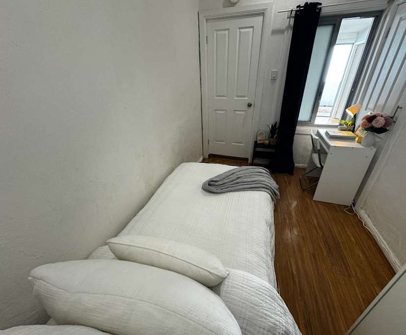 $300, Flatshare, 6 bathrooms, Newtown NSW 2042