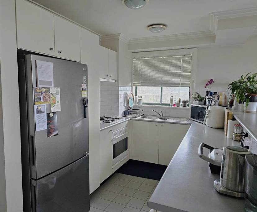 Unfurnished room with ensuite in a flatshare