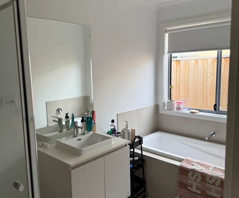 Unfurnished room in a share house