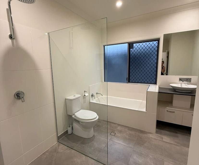$300-350, Share-house, 2 rooms, Oonoonba QLD 4811, Oonoonba QLD 4811