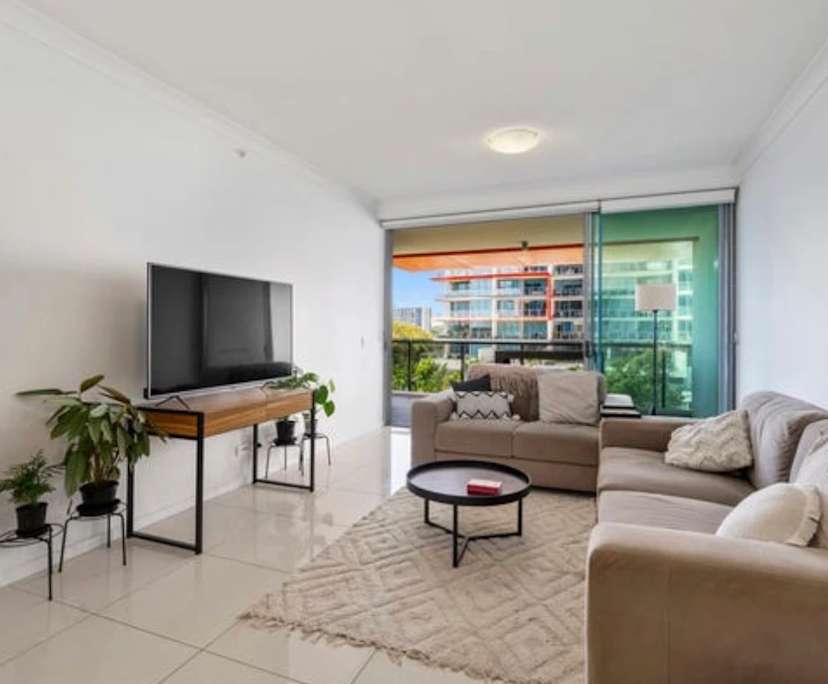 $850, Whole-property, 2 bathrooms, Biggera Waters QLD 4216