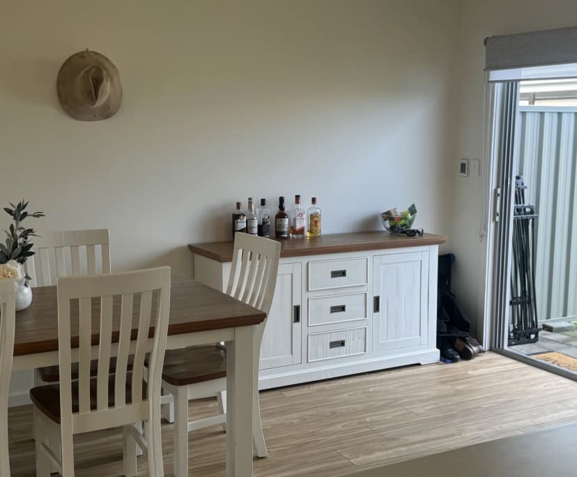 Room in a share house