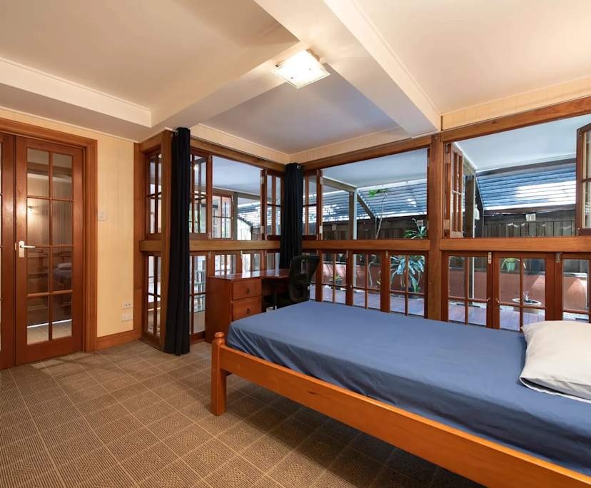 Room in a share house