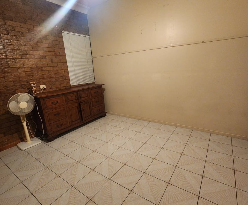 $350, Flatshare, 2 bathrooms, Highgate Hill QLD 4101