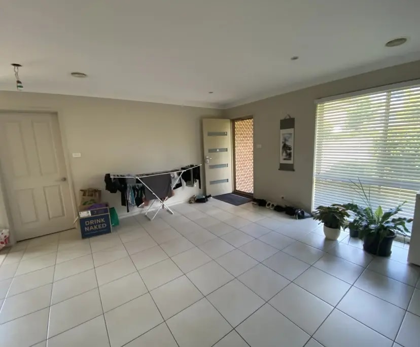 Unfurnished room in a share house
