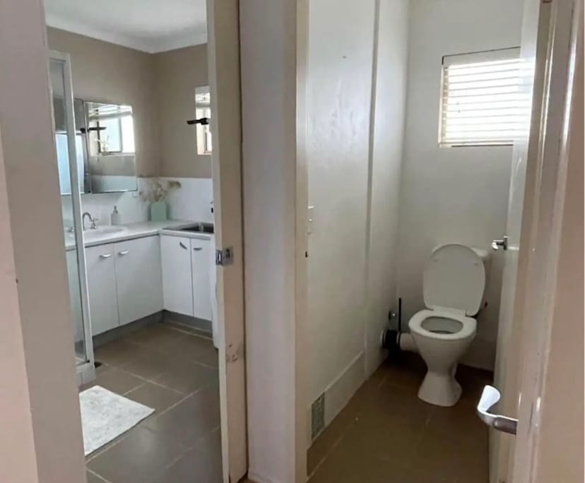 $650, Whole-property, 2 bathrooms, Surfers Paradise QLD 4217