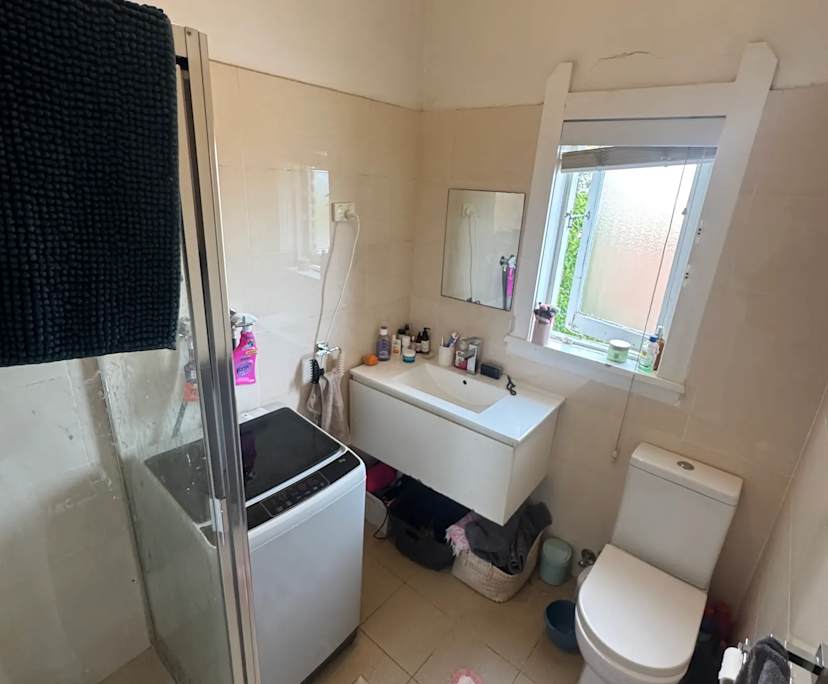 Furnished room studio flat for rent