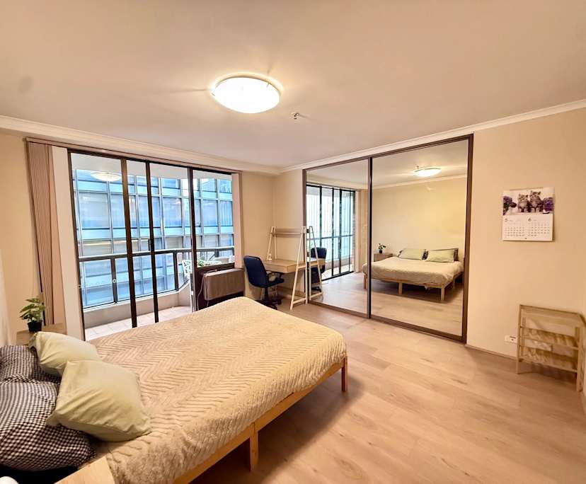Furnished room with ensuite in a flatshare