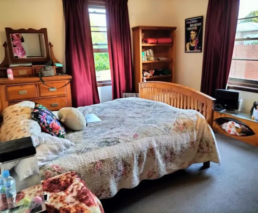 Unfurnished room in a share house