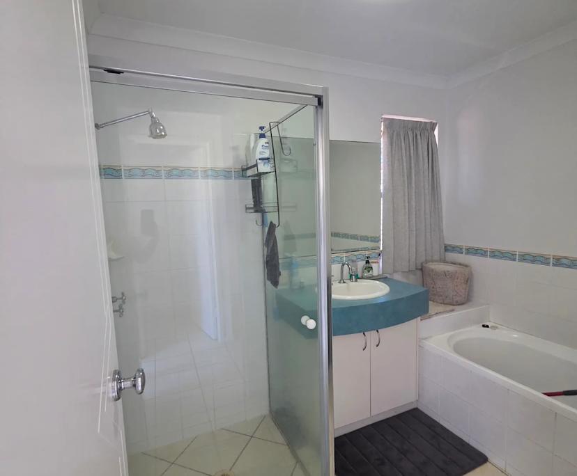 $320, Share-house, 2 bathrooms, Bucasia QLD 4750