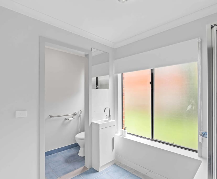 $300, Share-house, 6 bathrooms, Truganina VIC 3029