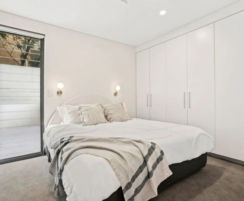 Furnished room with ensuite in a flatshare