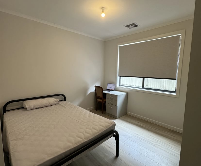 Room in a share house