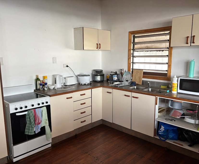Room in a share house